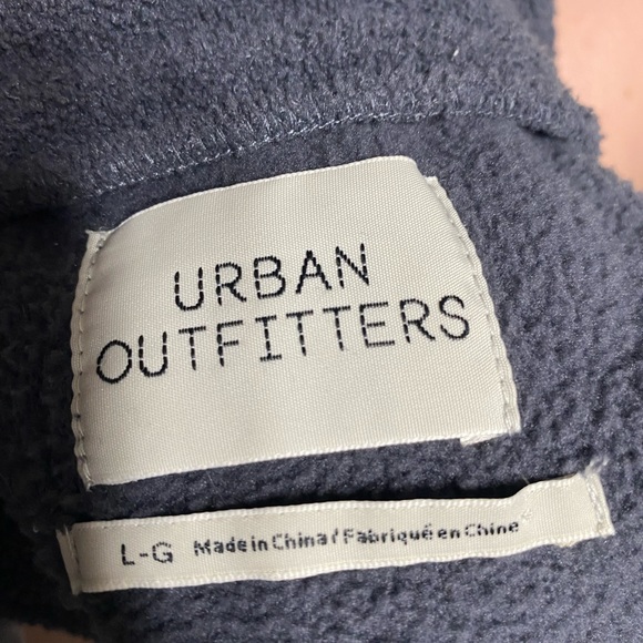 Urban outfitters sweater - Picture 2 of 2